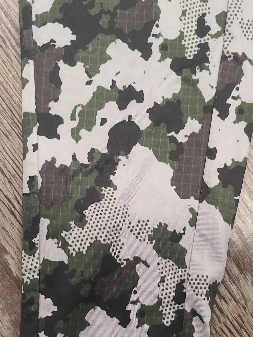 Cuddl Duds Camo Pajama Set Sizr Medium